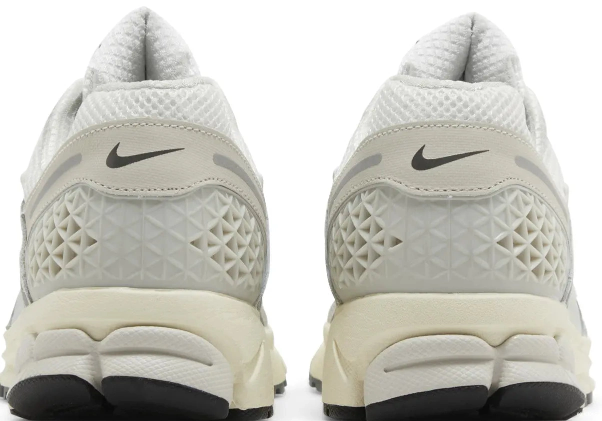 5 Platinum Vomero Tint Zoom Nike 0825